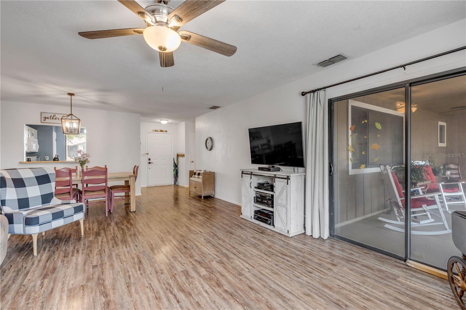 Image 10 of 39 For 49 Crooked Pine Road