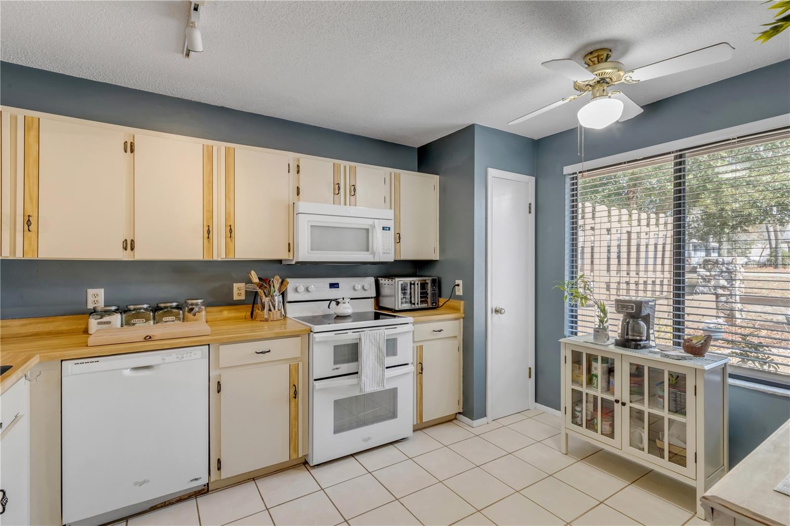 Image 12 of 39 For 49 Crooked Pine Road