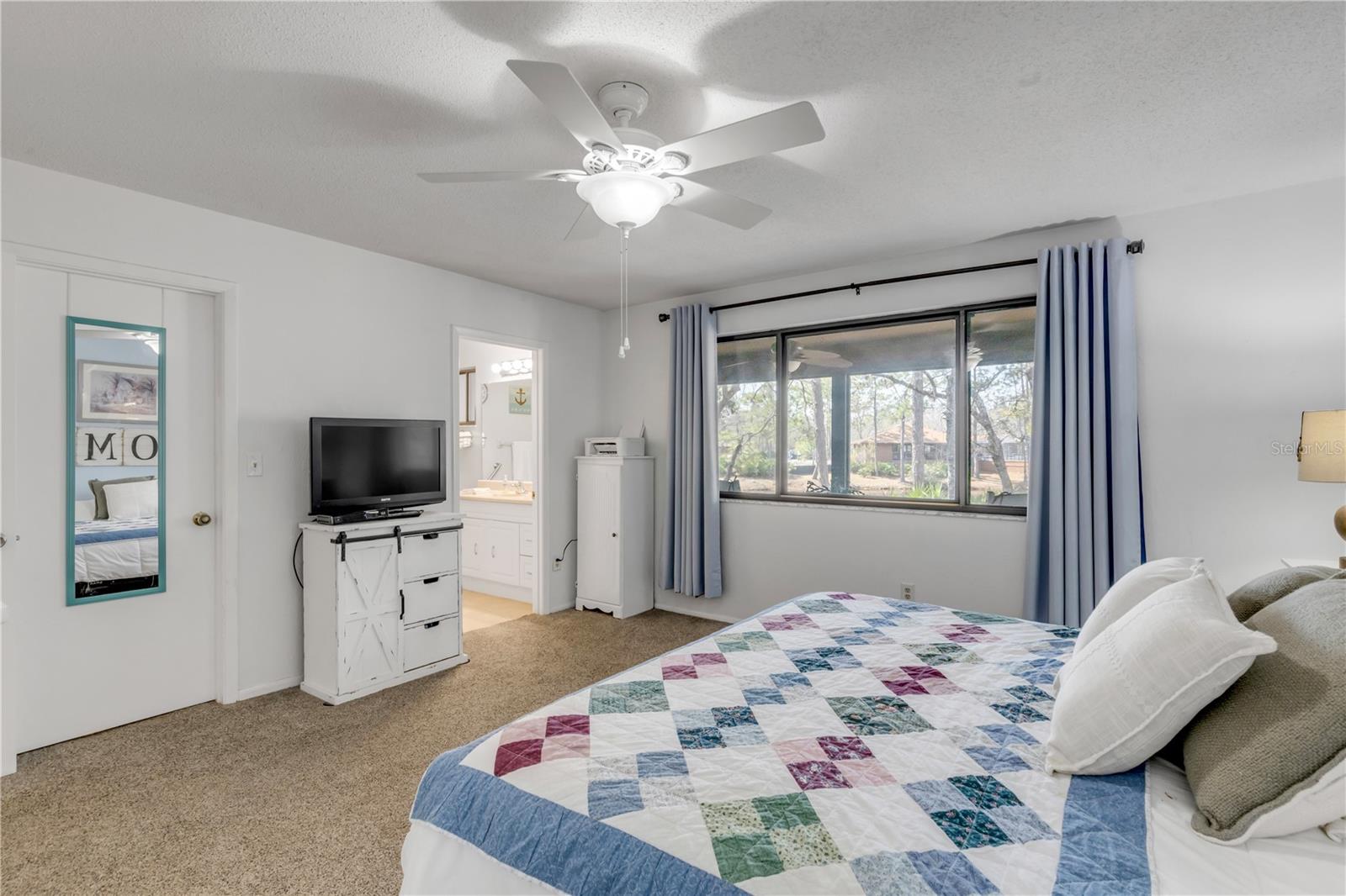 Image 22 of 39 For 49 Crooked Pine Road