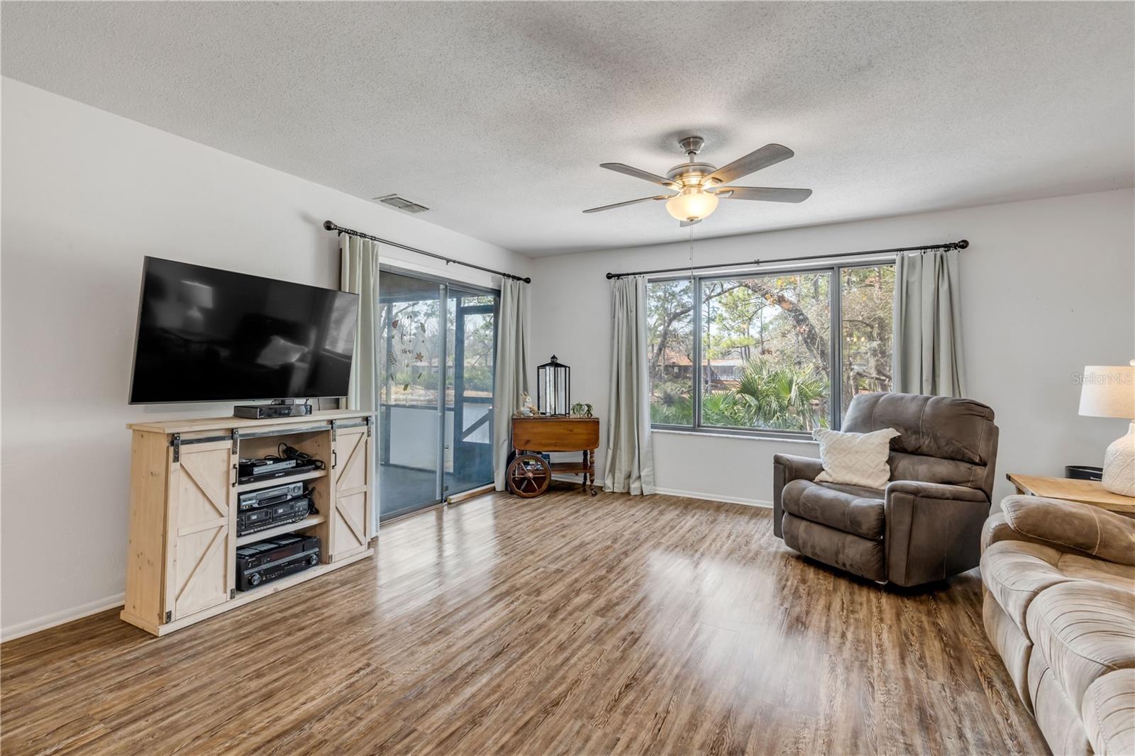 Image 9 of 39 For 49 Crooked Pine Road