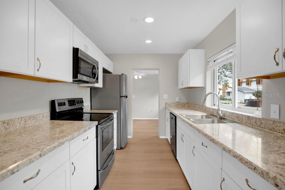 Image 5 of 24 For 15 Spruce Street