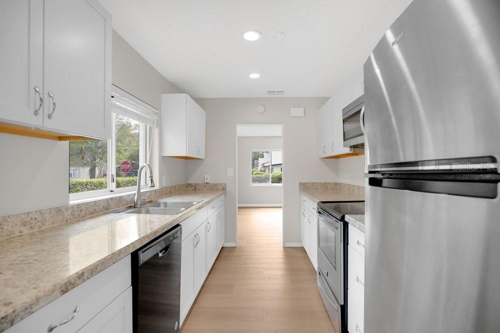 Image 6 of 24 For 15 Spruce Street