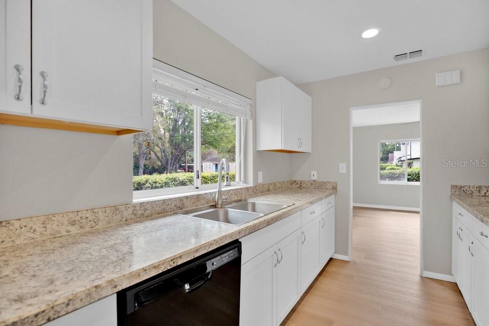 Image 7 of 24 For 15 Spruce Street