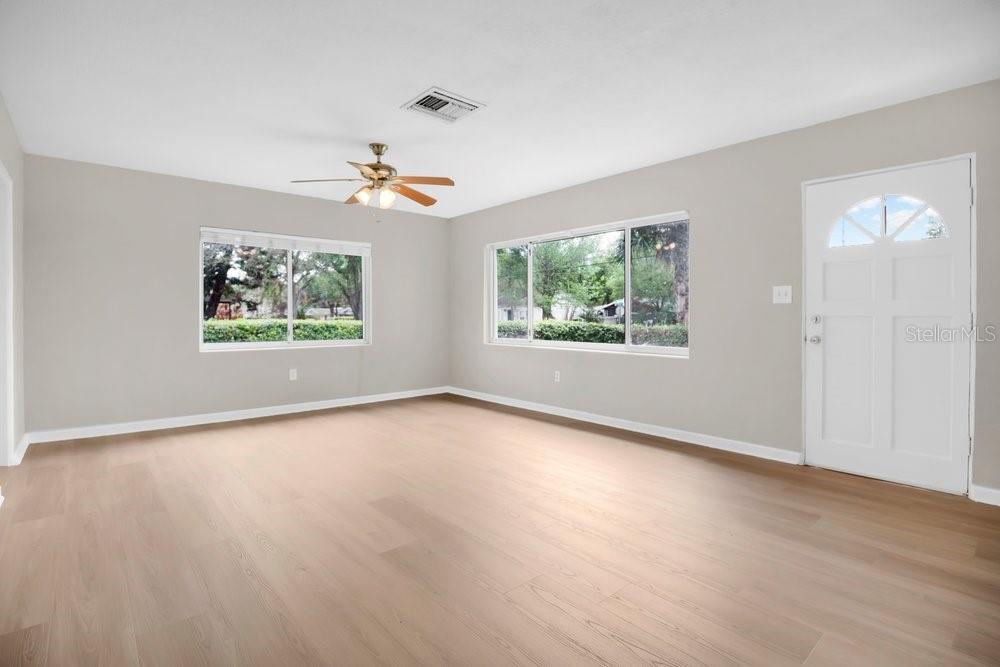 Image 8 of 24 For 15 Spruce Street