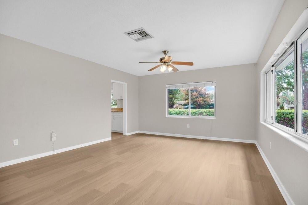 Image 9 of 24 For 15 Spruce Street