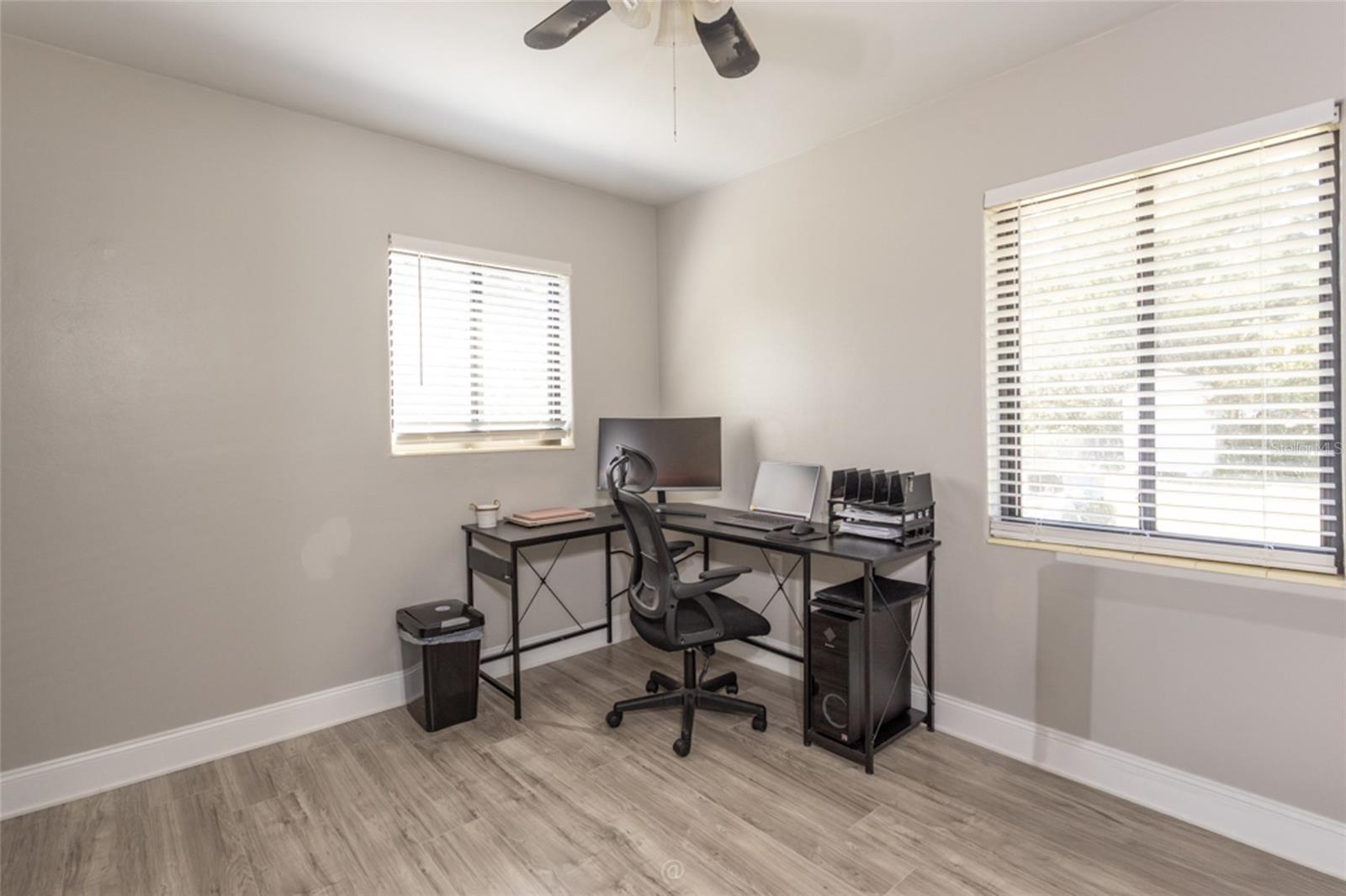 Image 14 of 31 For 506 Elsasser Street