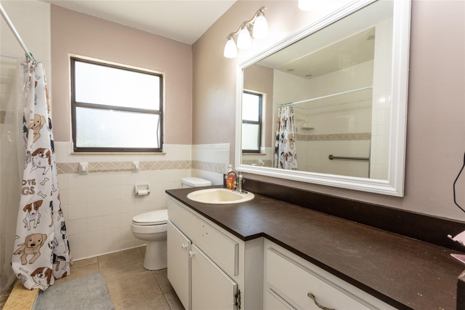 Image 16 of 31 For 506 Elsasser Street