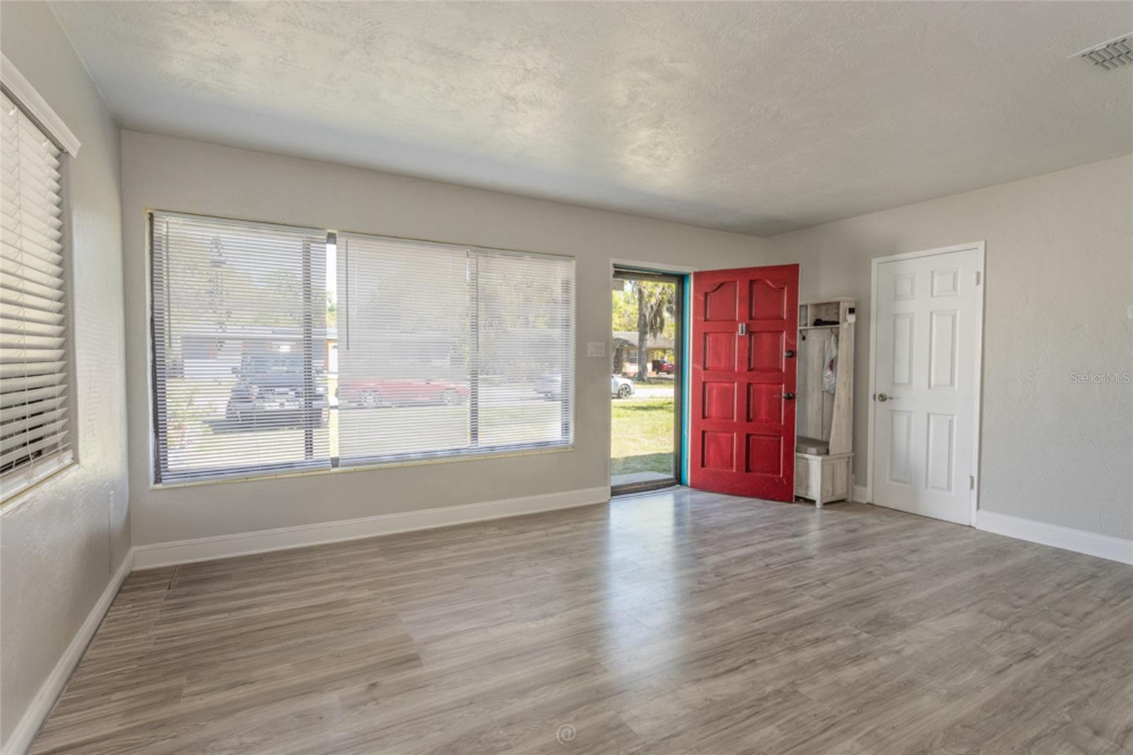 Image 3 of 31 For 506 Elsasser Street