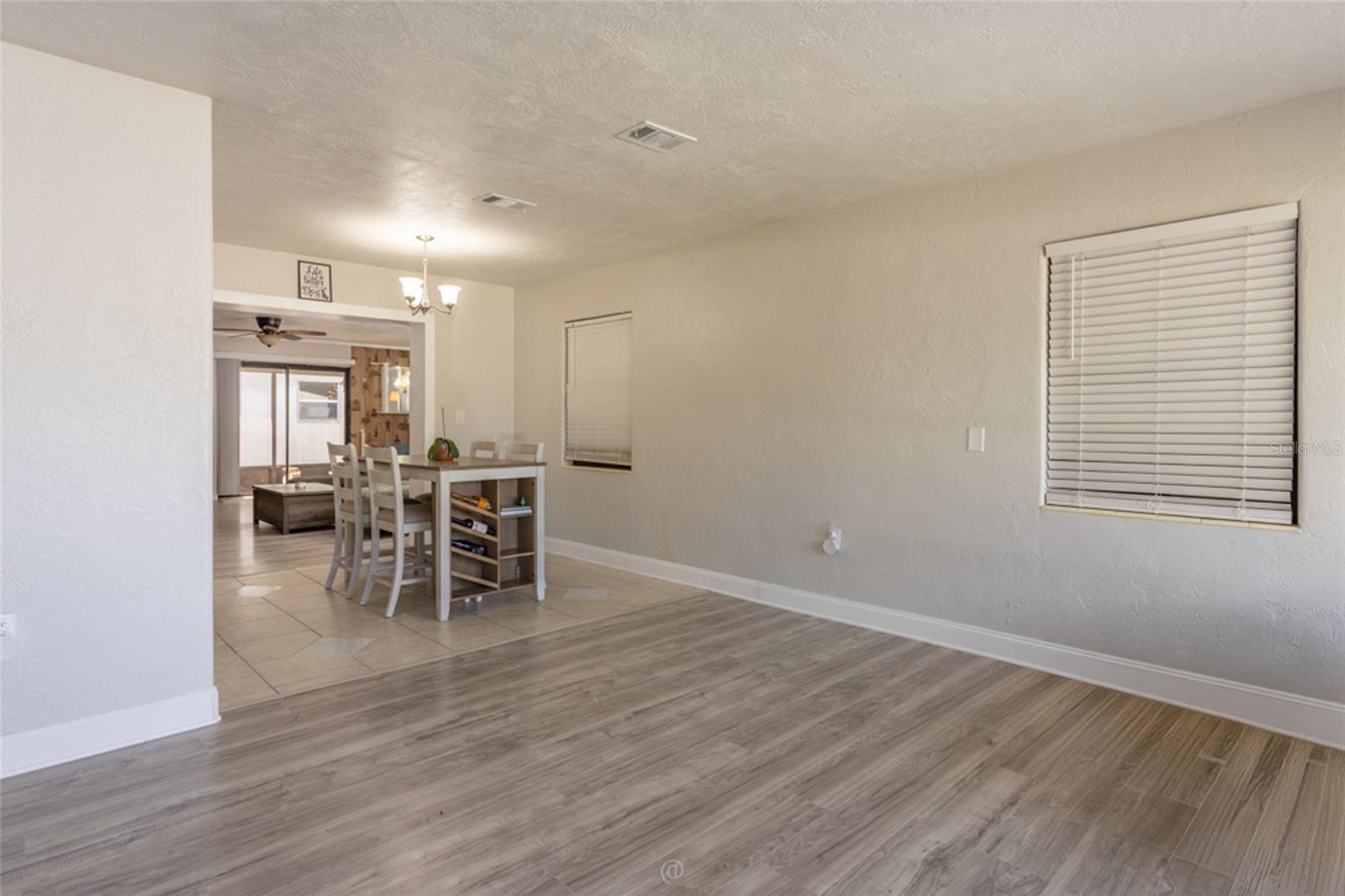 Image 4 of 31 For 506 Elsasser Street