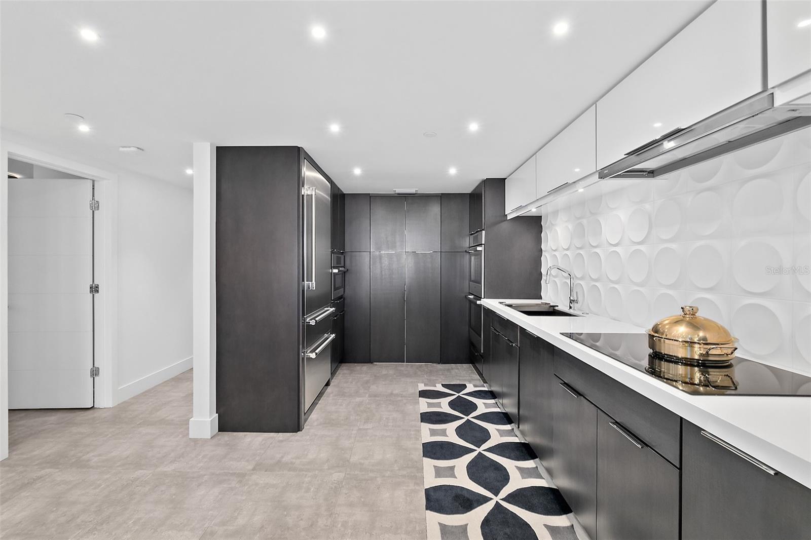 Image 17 of 83 For 2545 Atlantic Avenue 104-105