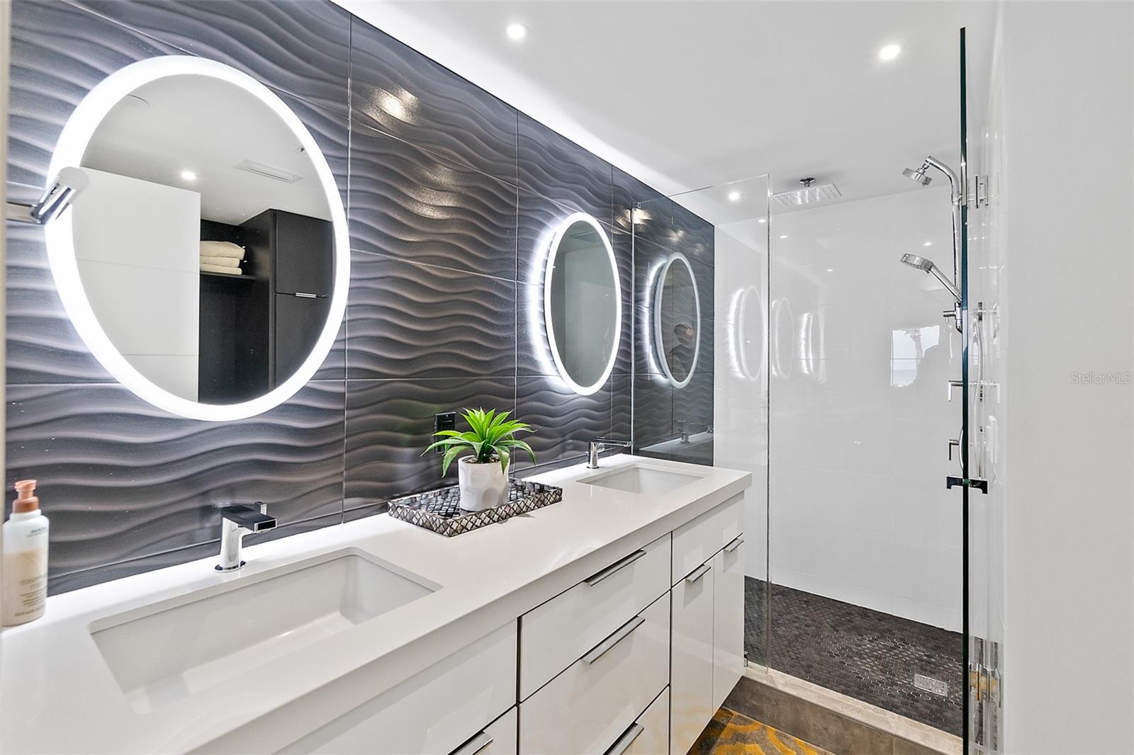 Image 33 of 83 For 2545 Atlantic Avenue 104-105