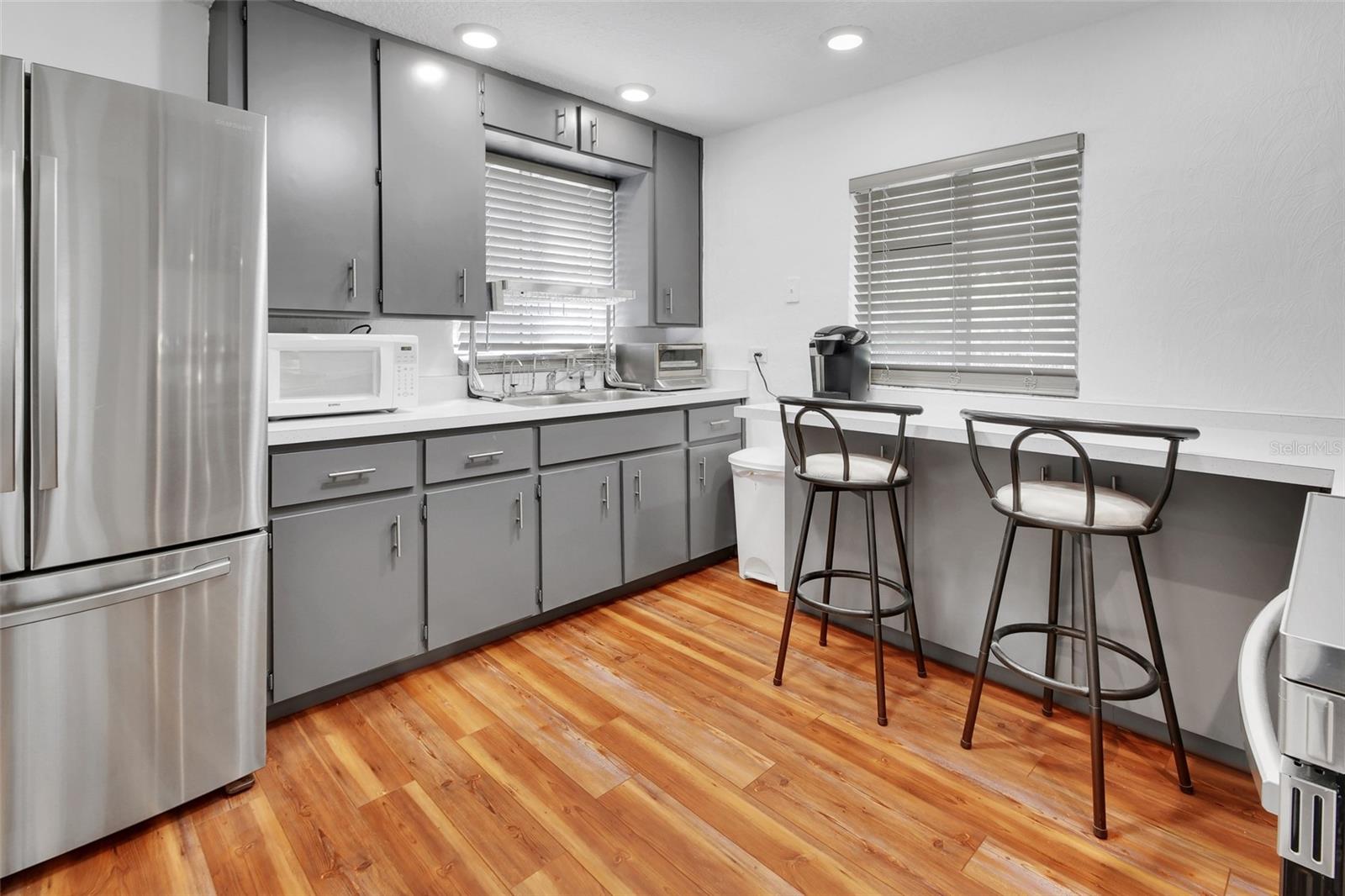 Listing photo id 13 for 4611 Grand Avenue