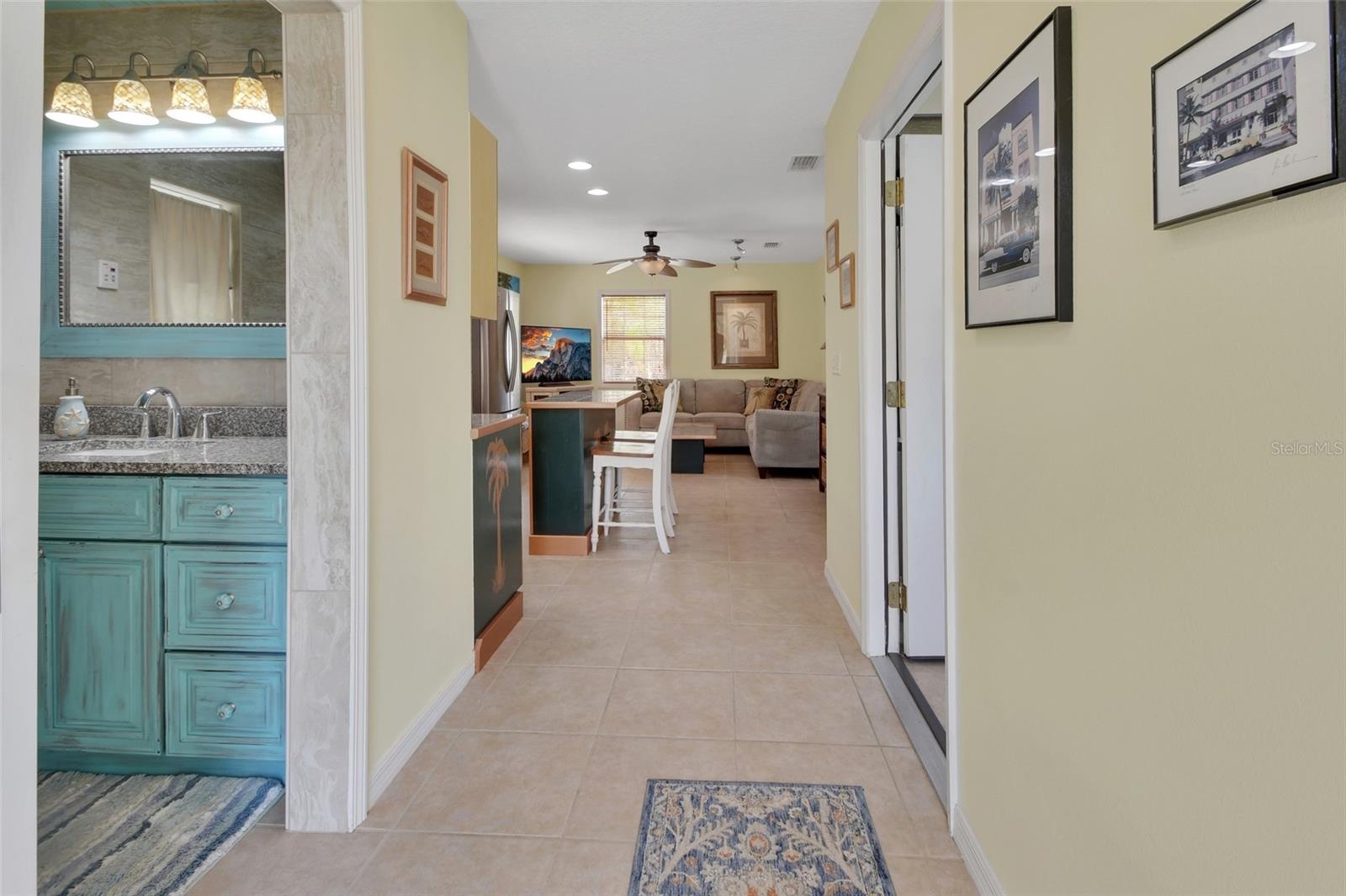 Listing photo id 26 for 4611 Grand Avenue