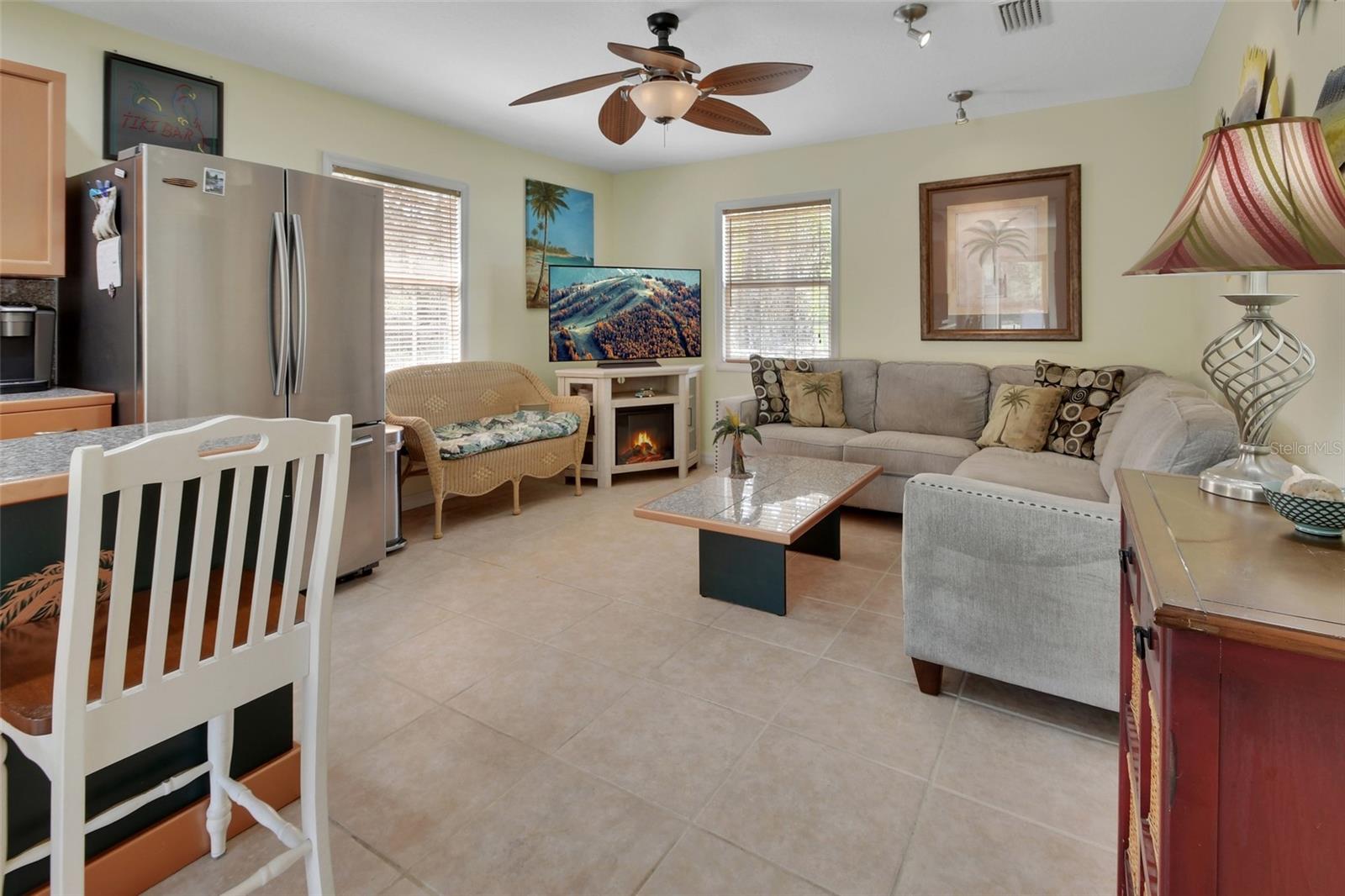 Listing photo id 27 for 4611 Grand Avenue