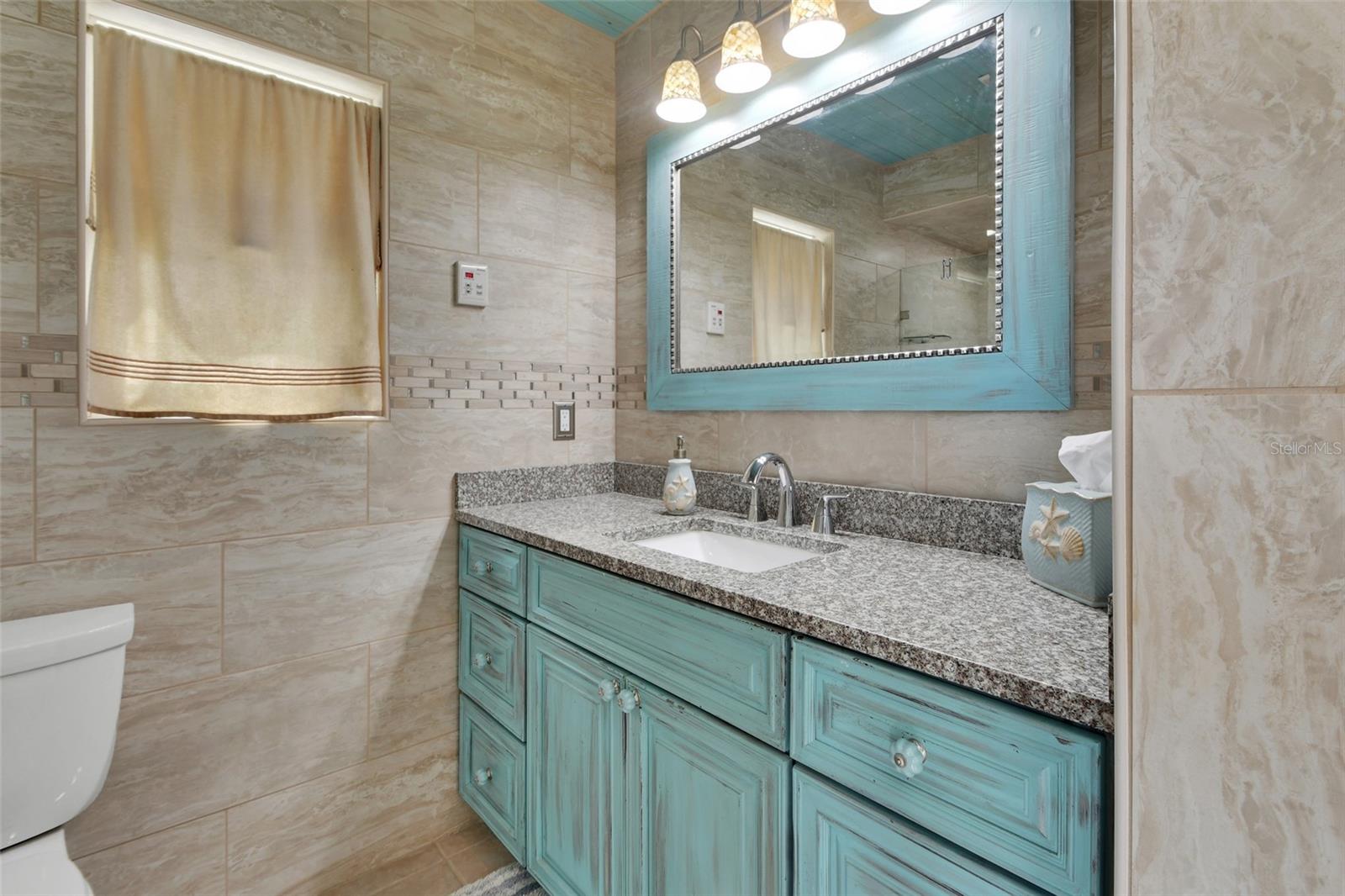 Listing photo id 35 for 4611 Grand Avenue