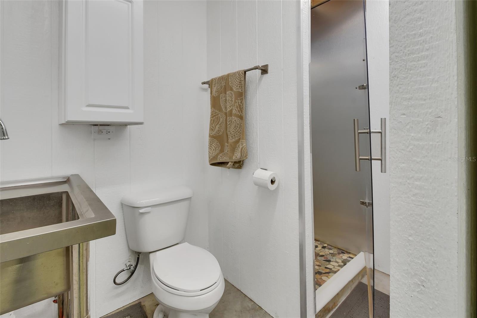 Listing photo id 45 for 4611 Grand Avenue