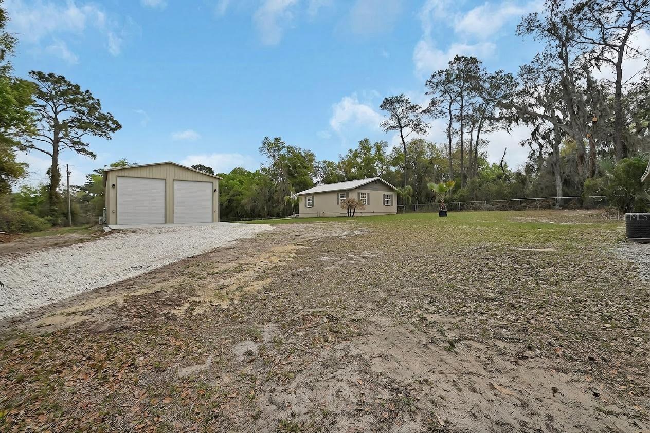 Listing photo id 46 for 4611 Grand Avenue