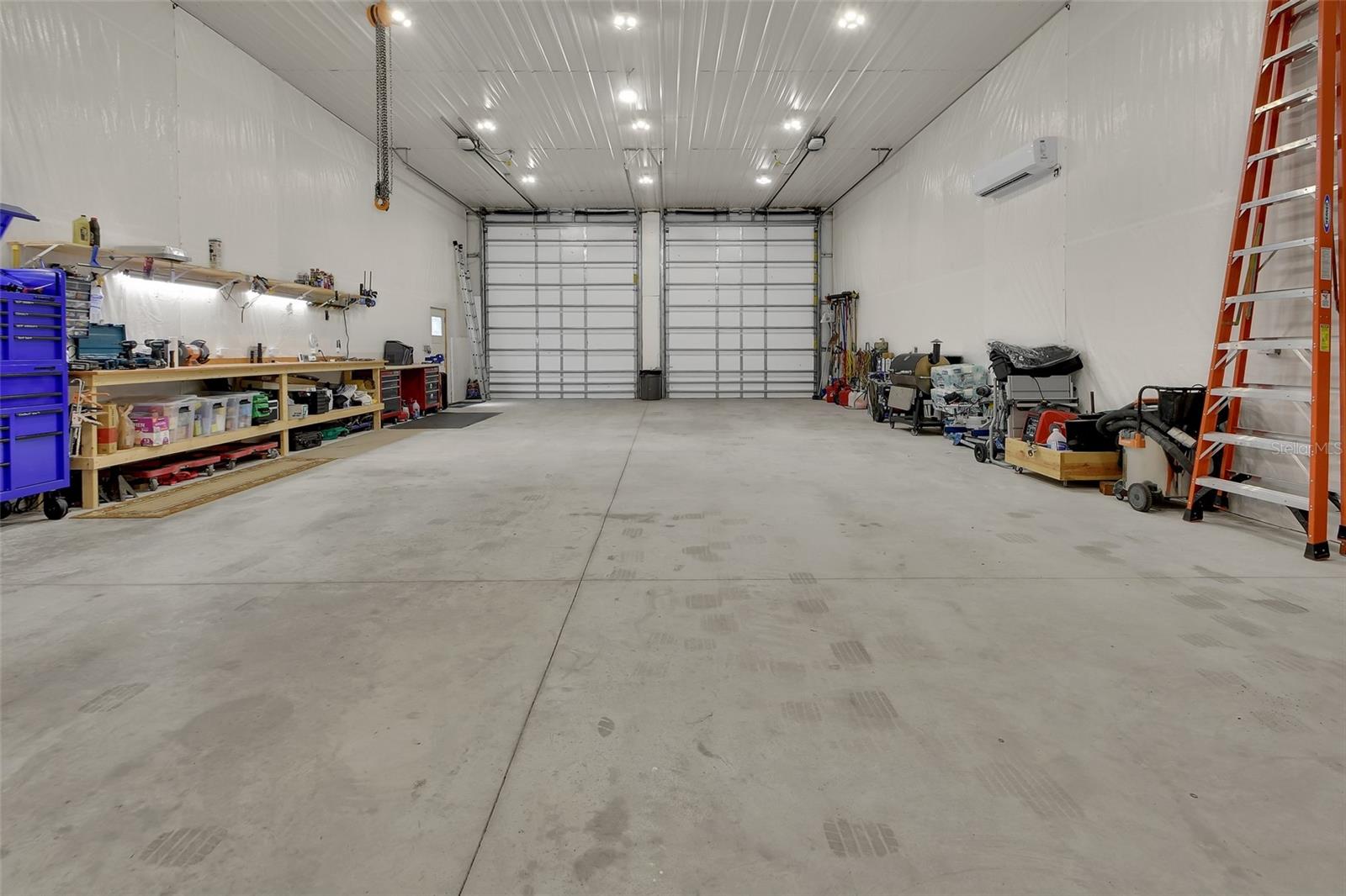 Listing photo id 47 for 4611 Grand Avenue