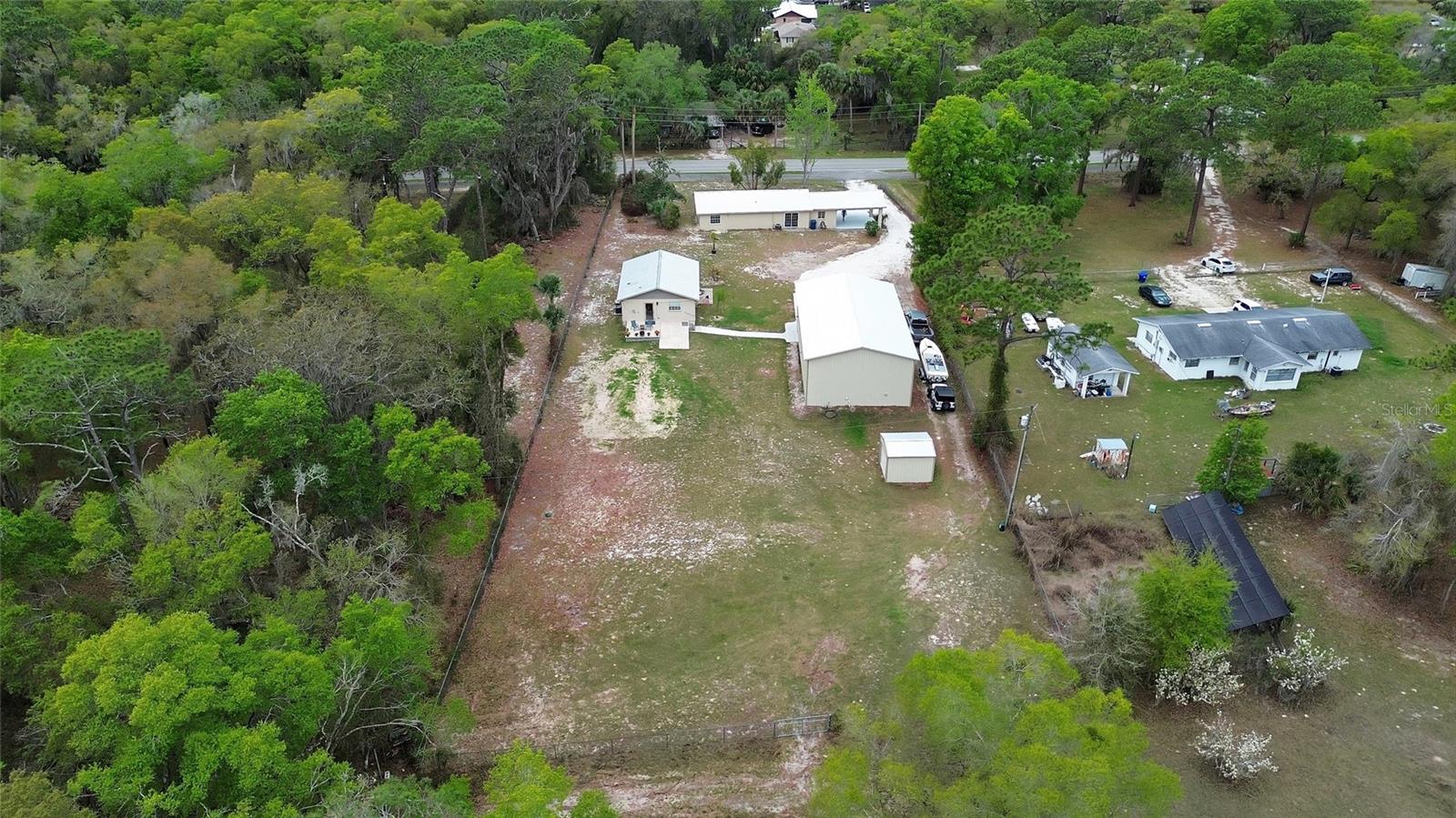 Listing photo id 58 for 4611 Grand Avenue