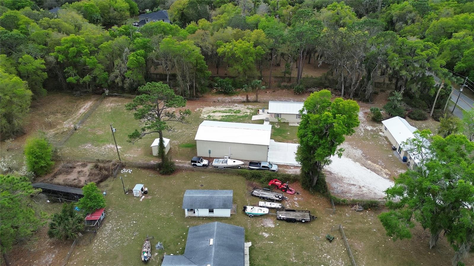 Listing photo id 59 for 4611 Grand Avenue