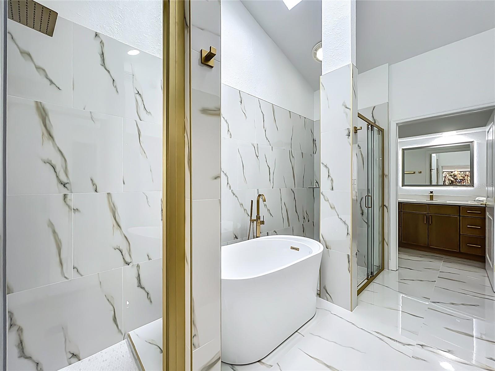 Image 23 of 100 For 51 Oakleigh Lane