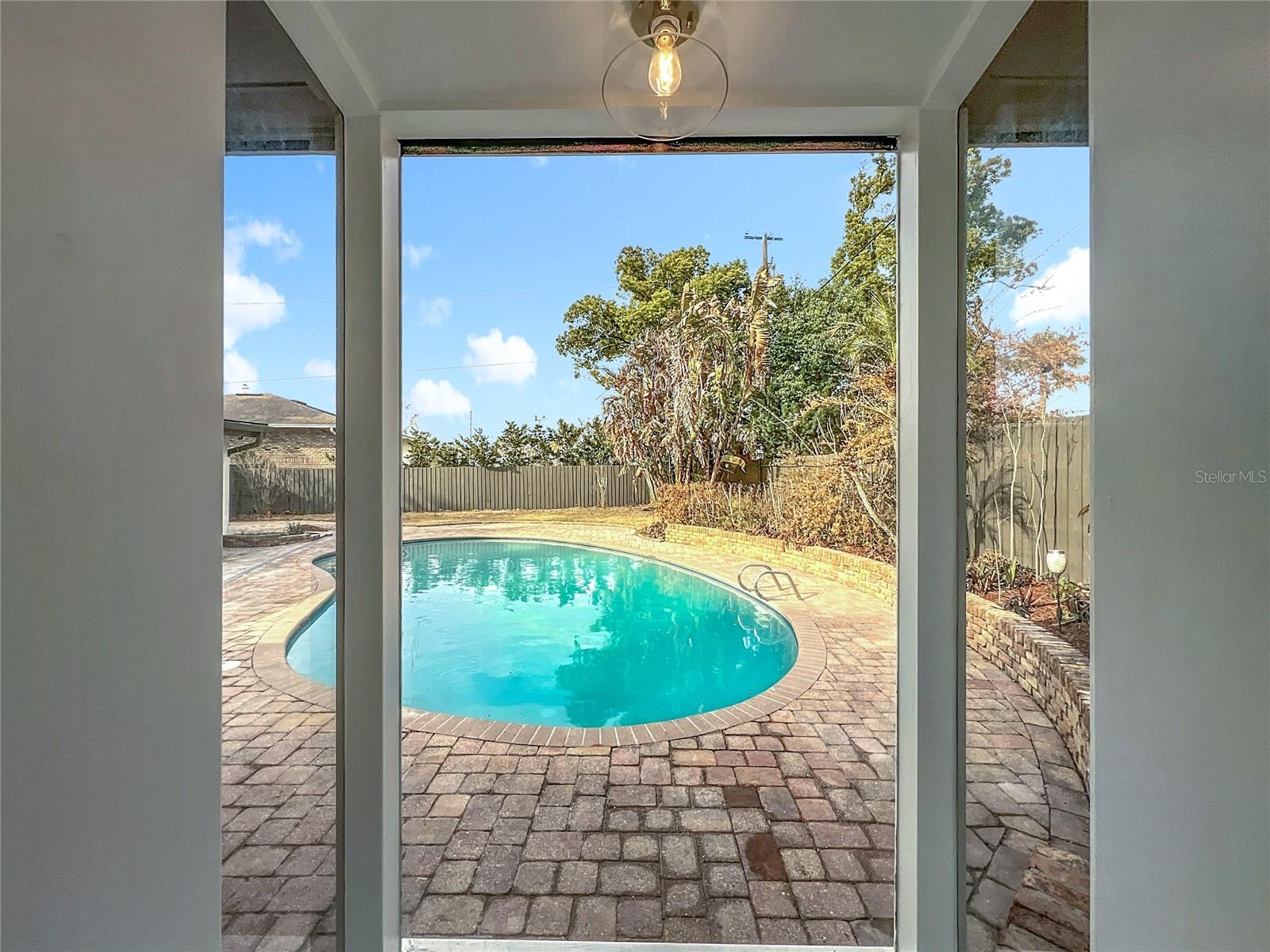 Image 35 of 100 For 51 Oakleigh Lane