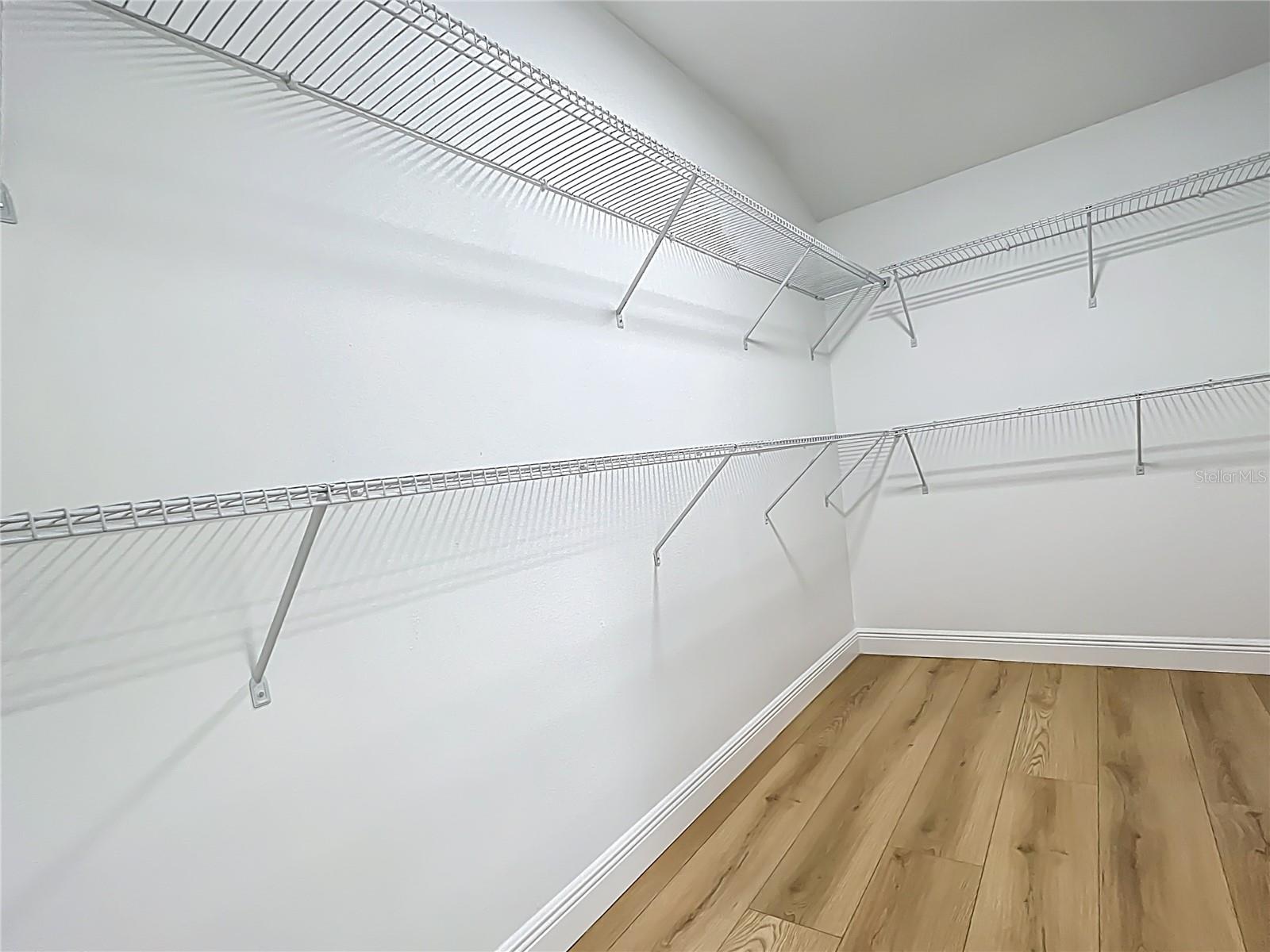 Image 38 of 100 For 51 Oakleigh Lane