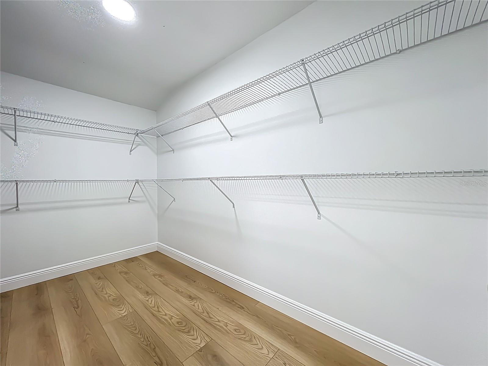 Image 41 of 100 For 51 Oakleigh Lane