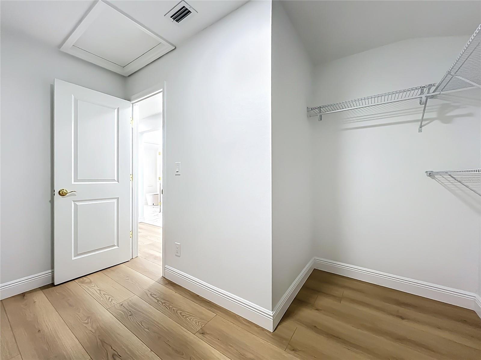 Image 42 of 100 For 51 Oakleigh Lane