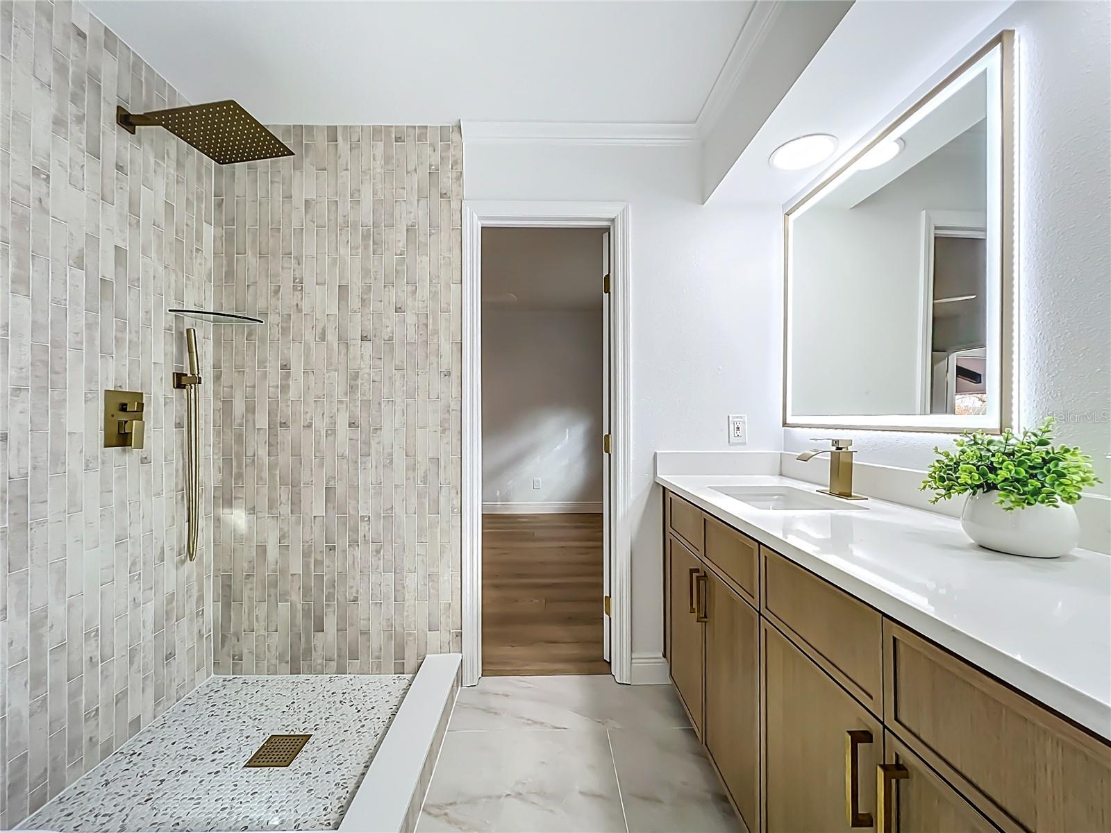 Image 51 of 100 For 51 Oakleigh Lane