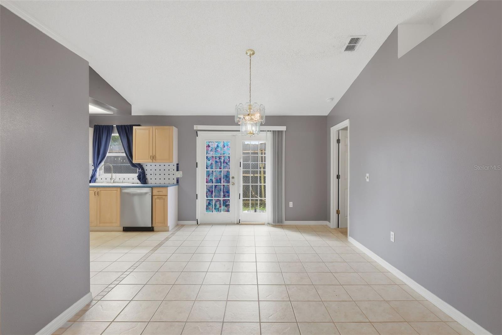 Image 14 of 45 For 315 Walnut Avenue