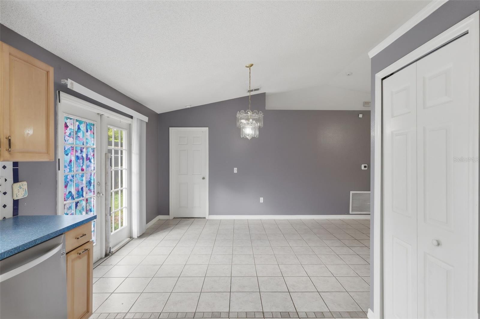 Image 26 of 45 For 315 Walnut Avenue