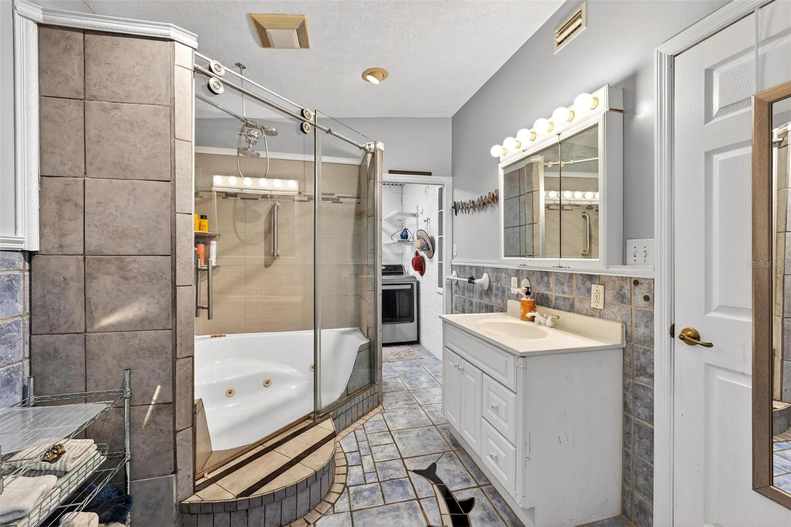 Image 32 of 49 For 1715 Areca Way