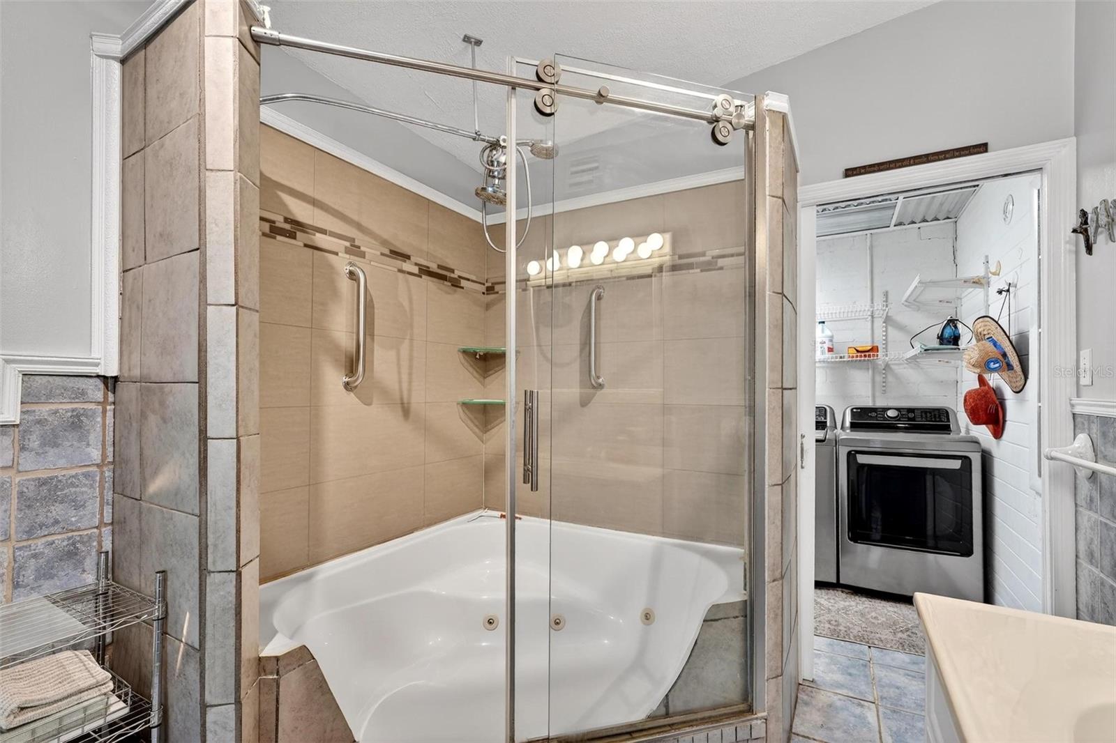 Image 33 of 49 For 1715 Areca Way