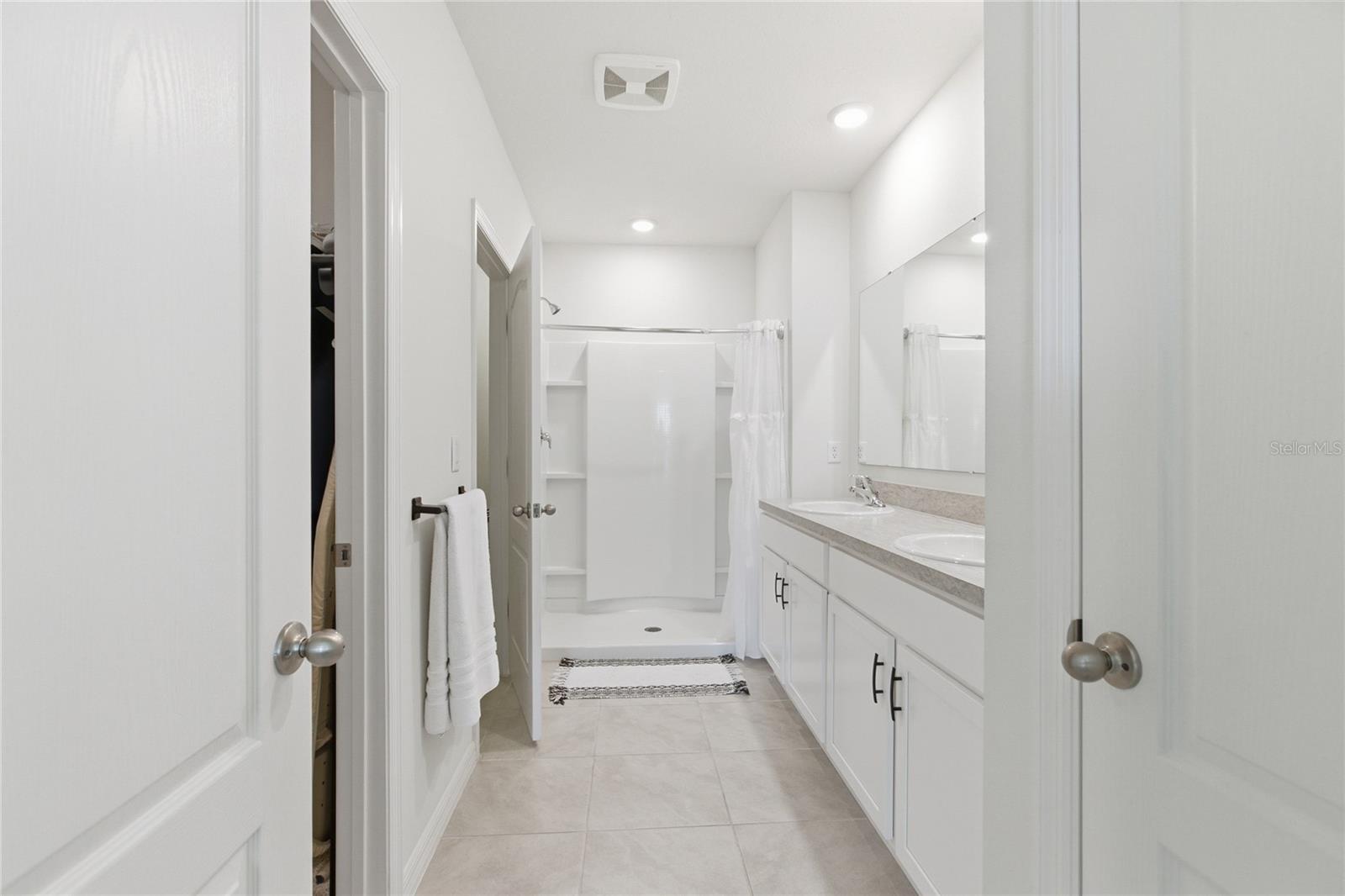 Image 14 of 21 For 387 Pelham Park Drive