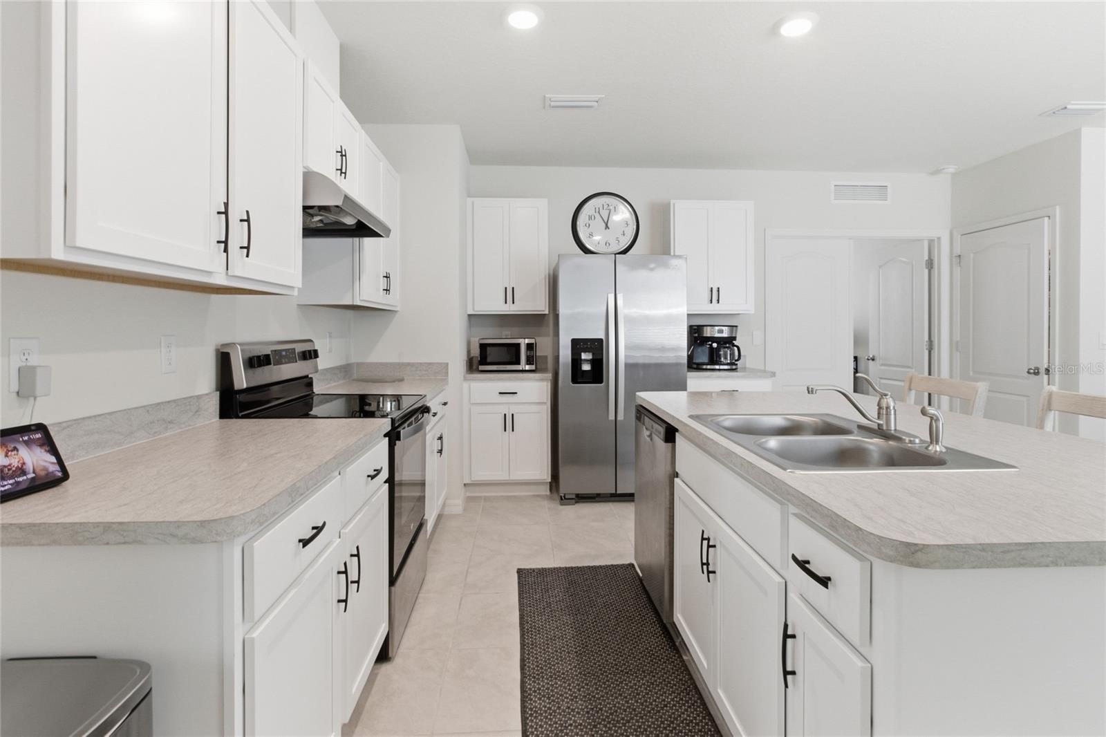 Image 5 of 21 For 387 Pelham Park Drive