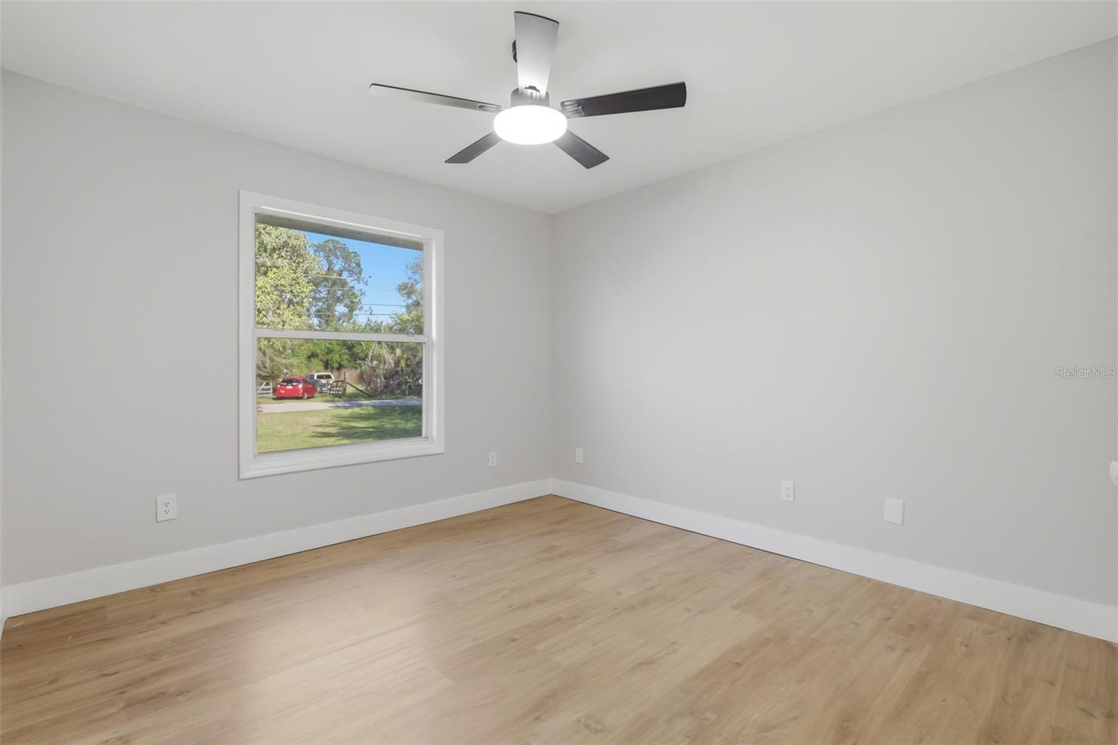 Image 23 of 33 For 414 Shell Road