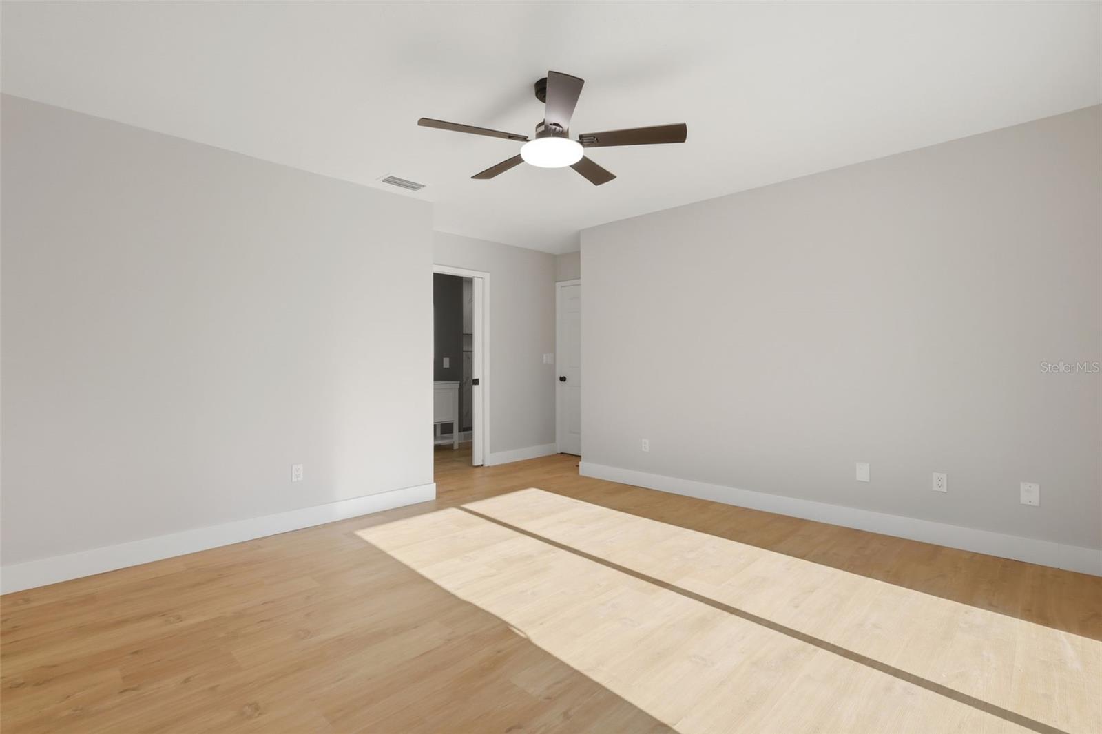 Image 29 of 33 For 414 Shell Road