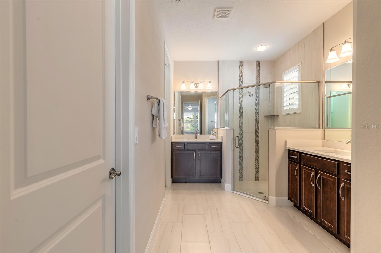 Image 23 of 44 For 1099 Lincolnshire Drive