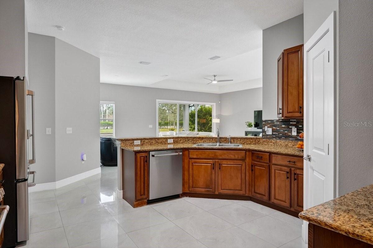 Image 10 of 100 For 1204 Draycott Street