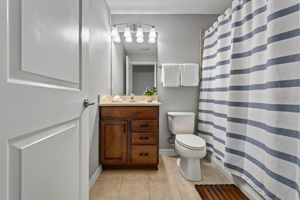 Image 76 of 100 For 1204 Draycott Street