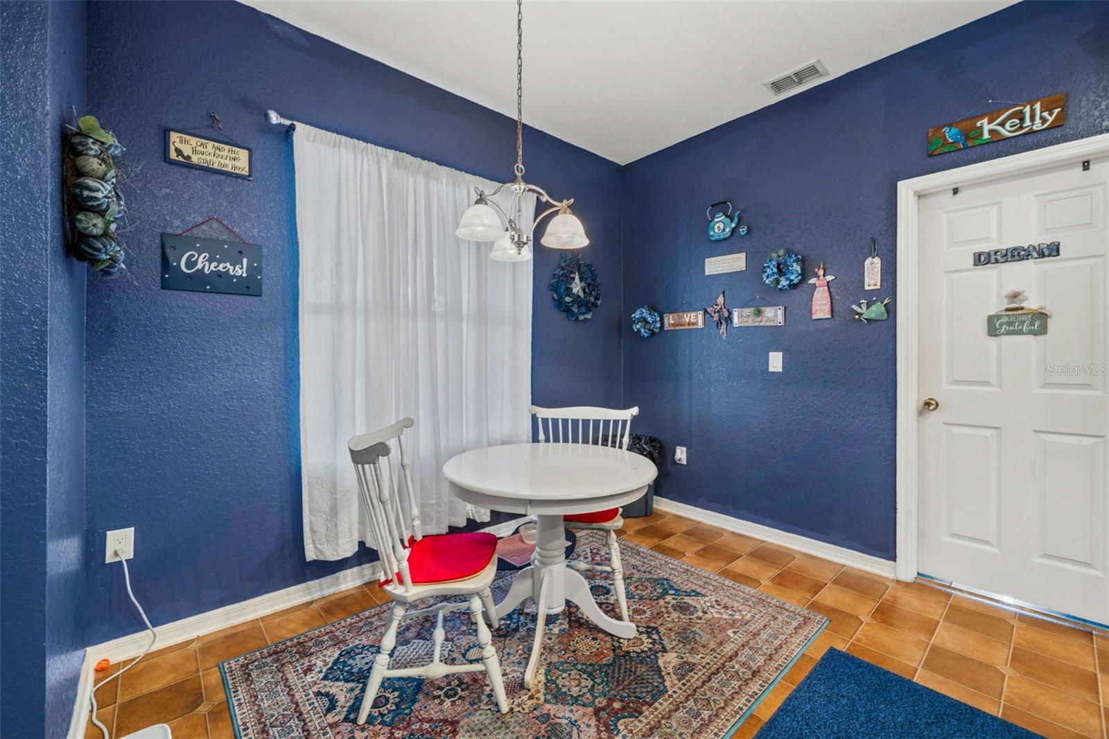 Image 12 of 25 For 2033 Normandy Heights Drive