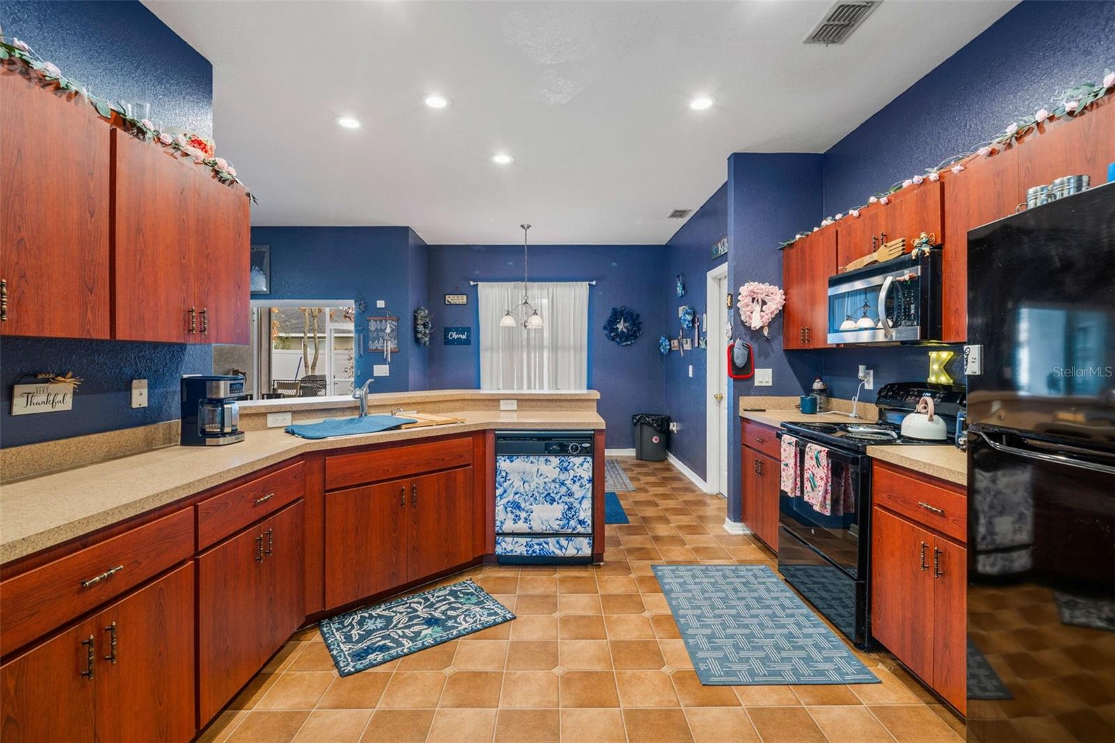 Image 7 of 25 For 2033 Normandy Heights Drive