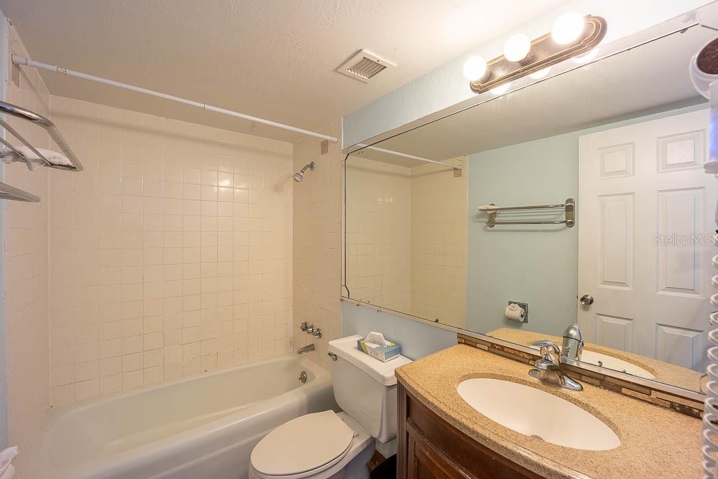 Image 14 of 32 For 2301 Atlantic Avenue 507