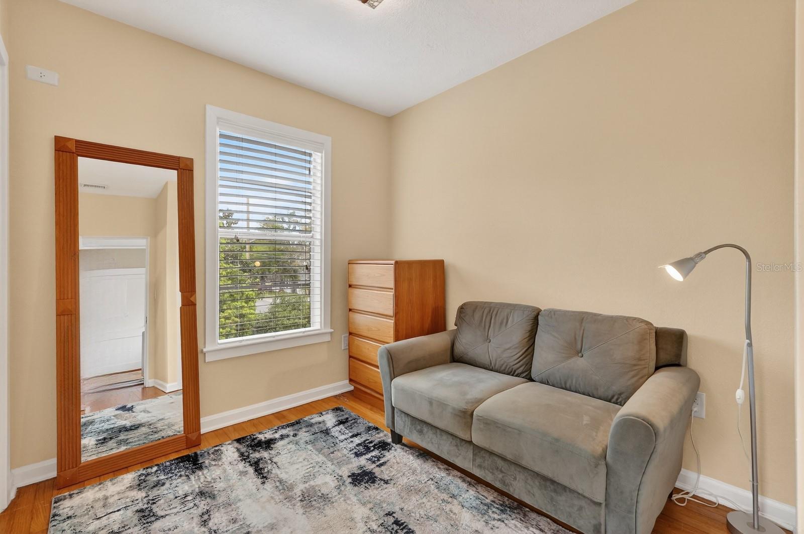 Image 29 of 94 For 346 Kaley Street