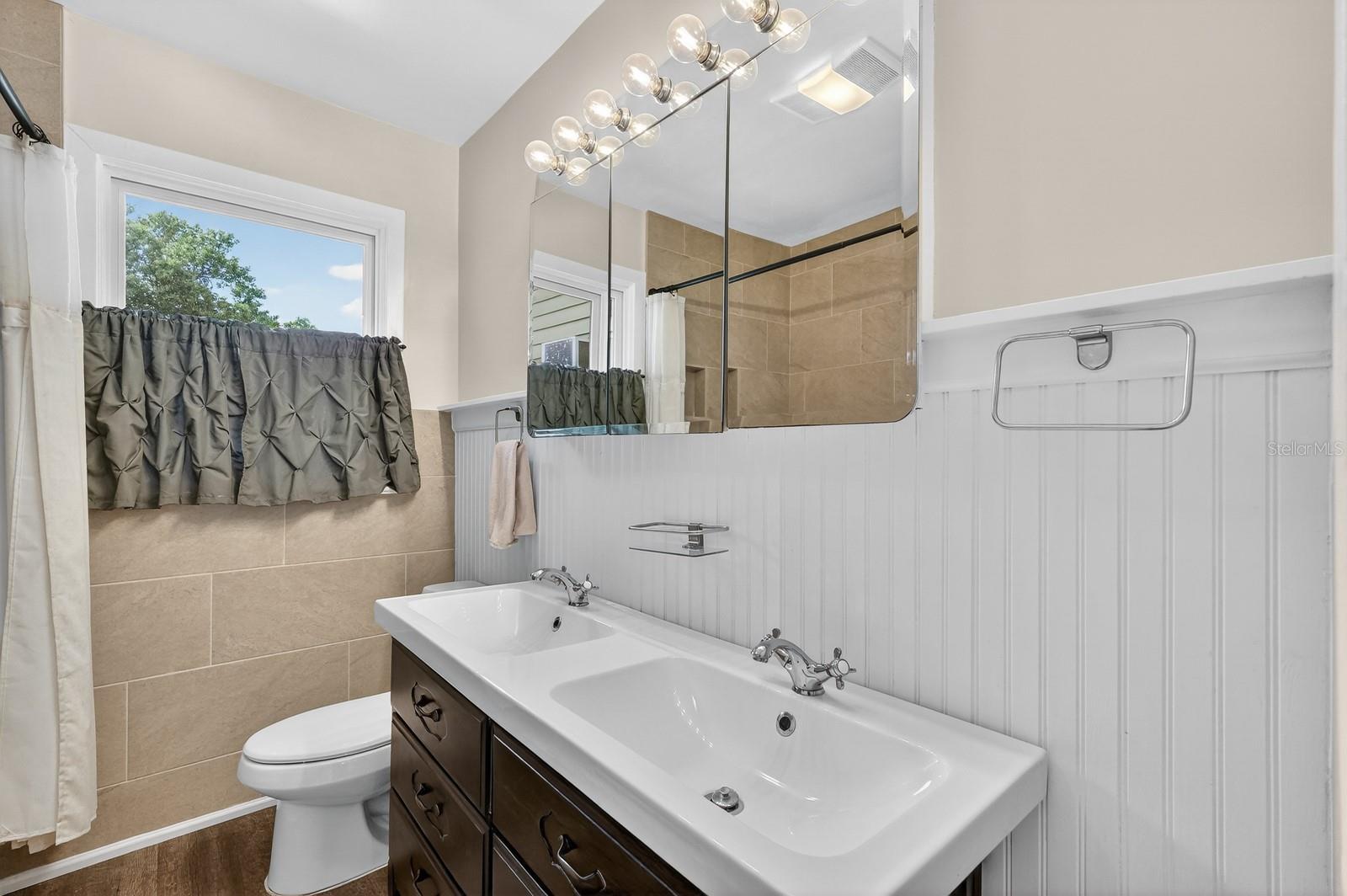 Image 31 of 94 For 346 Kaley Street