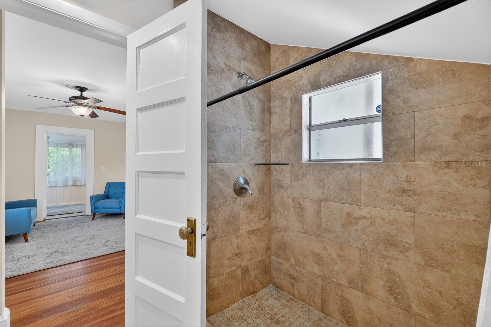 Image 55 of 94 For 346 Kaley Street