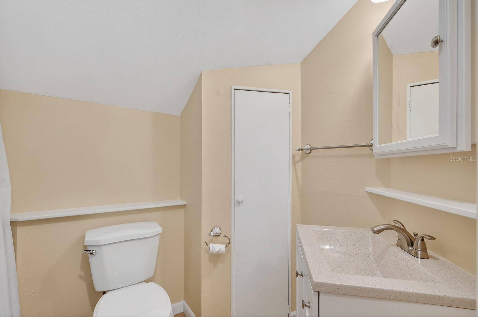 Image 56 of 94 For 346 Kaley Street