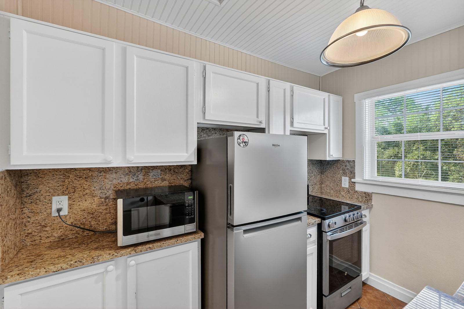 Image 57 of 94 For 346 Kaley Street