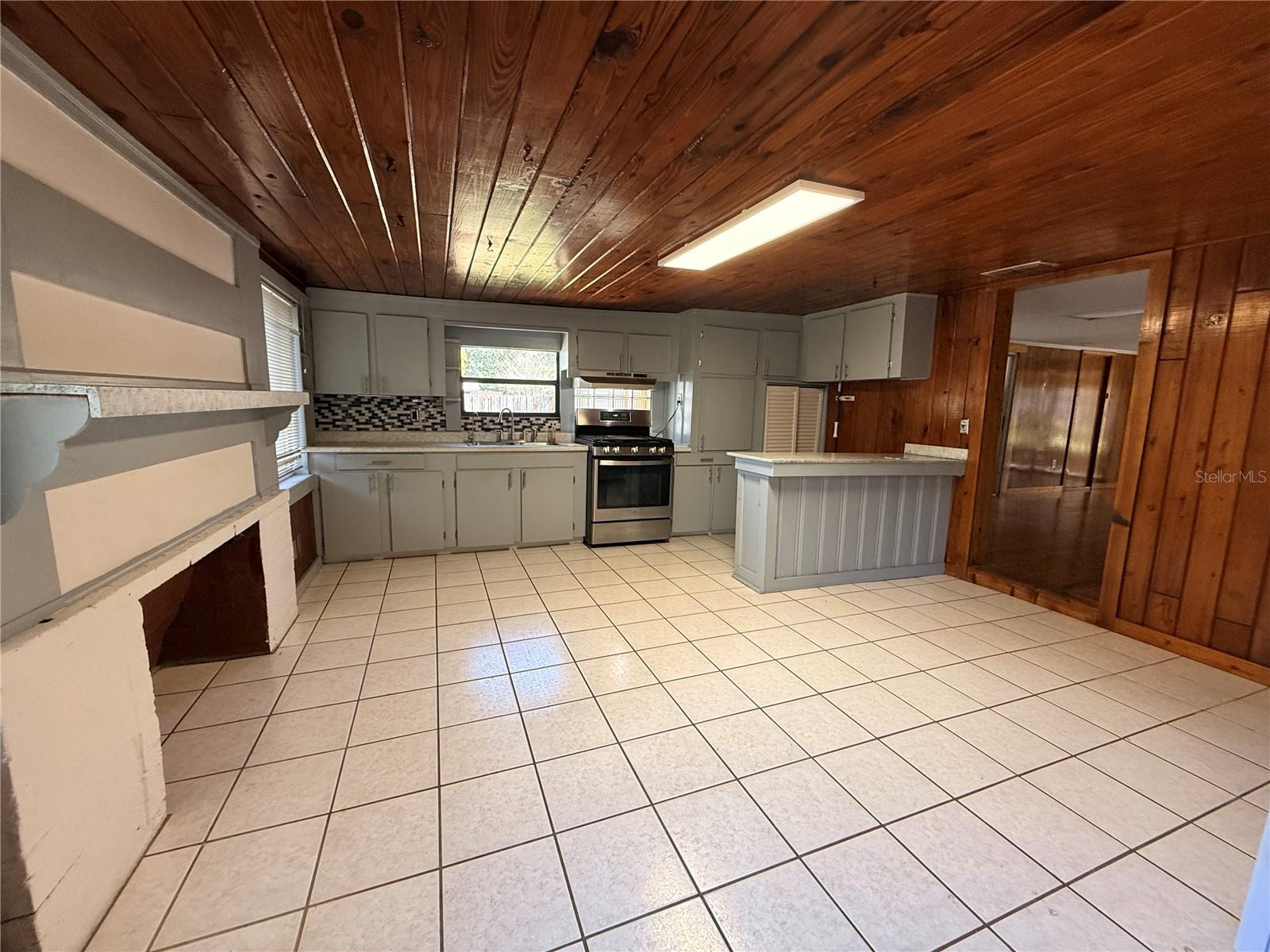 Image 10 of 30 For 2108 Old New York Avenue